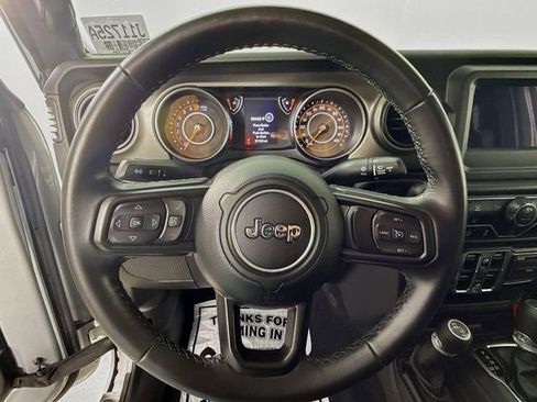 Used 2022 Jeep Gladiator Sport AWD/4WD image 11