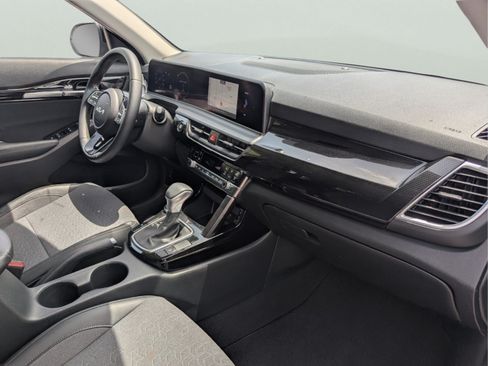 Certified 2024 Kia Seltos S FWD image 33