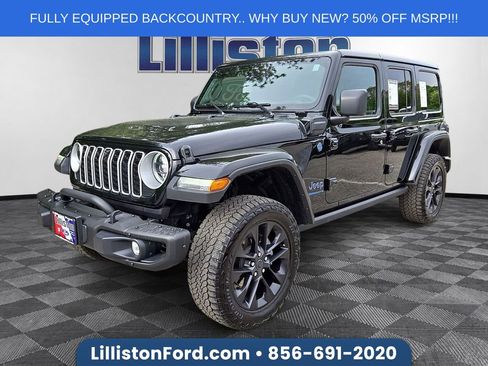 Used 2025 Jeep Wrangler Unlimited Sahara AWD/4WD image 1