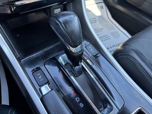 Used 2017 Honda Accord Touring image 16