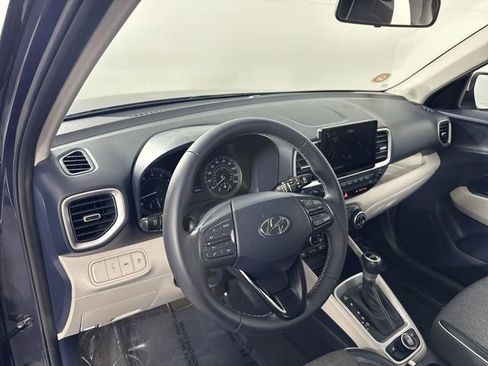 Used 2022 Hyundai Venue Limited FWD image 22