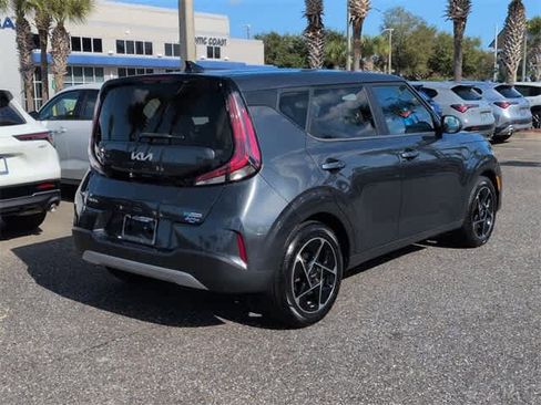 Used 2024 Kia Soul EX image 8