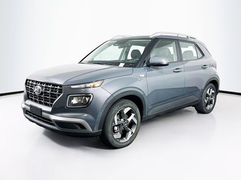 Used 2025 Hyundai Venue SEL FWD image 3