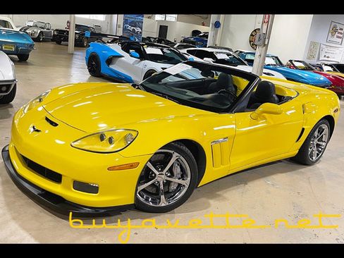 Used 2012 Chevrolet Corvette Grand Sport w/ 3LT Preferred Equipment Group image 2