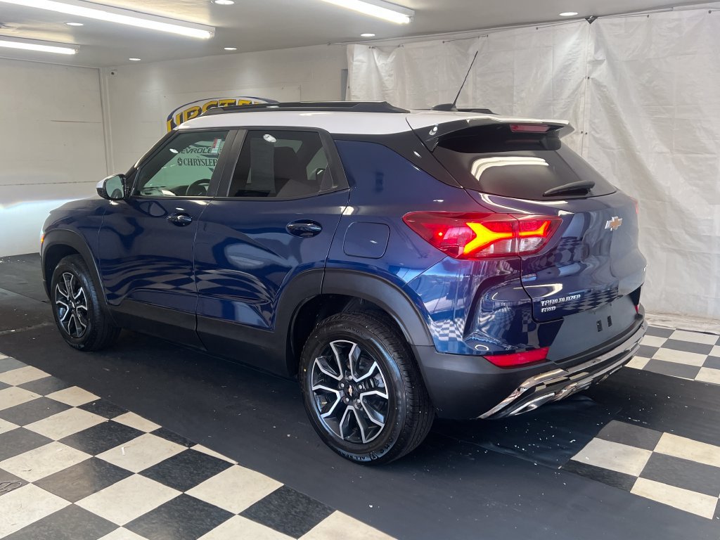 Used 2023 Chevrolet TrailBlazer ACTIV w/ Sun and Liftgate Package AWD/4WD image 9