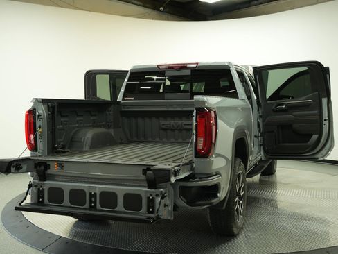 Used 2025 GMC Sierra 1500 AT4 w/ AT4 Premium Package AWD/4WD image 12