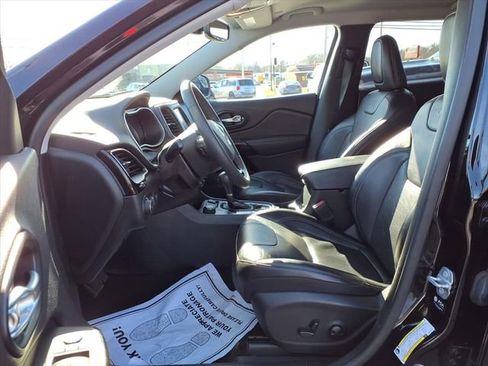 Used 2023 Jeep Cherokee Altitude Lux image 16