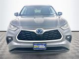 Used 2020 Toyota Highlander XLE image 2