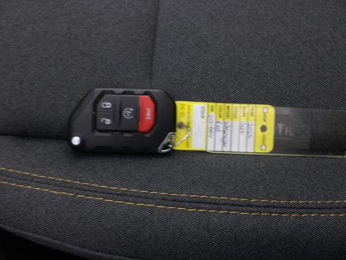 Used 2025 Jeep Wrangler Unlimited Sahara w/ Safety Group AWD/4WD image 7