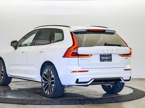 New 2026 Volvo XC60 B5 Ultra w/ Climate Package PRO AWD/4WD image 2