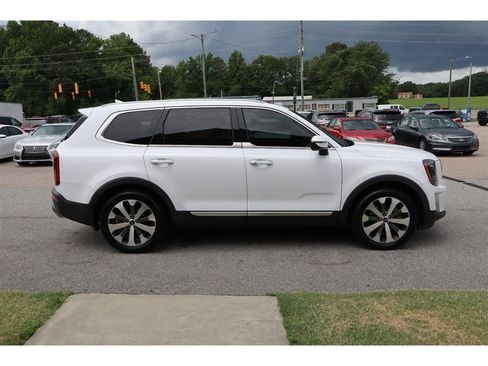 Used 2022 Kia Telluride S FWD image 6