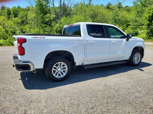 Used 2021 Chevrolet Silverado 1500 LT AWD/4WD image 5