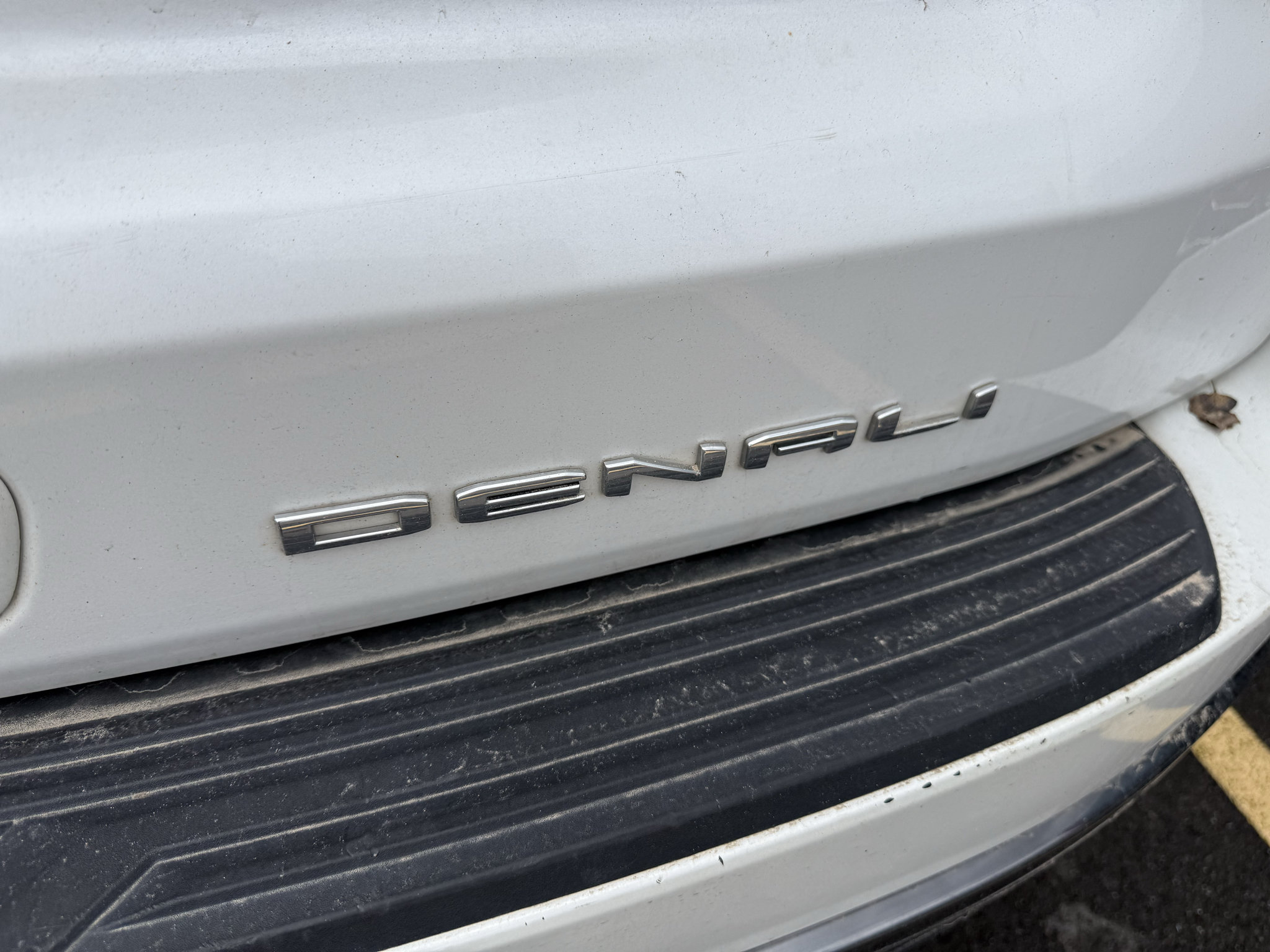 Used 2023 GMC Yukon Denali Ultimate AWD/4WD image 7
