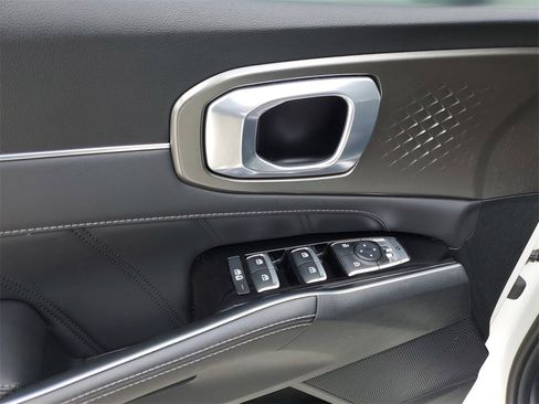 Used 2022 Kia Sorento SX w/ Panoramic Sunroof Package image 19