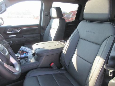 New 2026 GMC Sierra 1500 Denali image 14