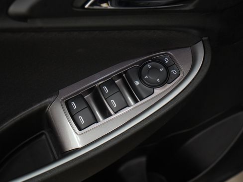 Used 2023 Chevrolet Malibu RS FWD image 18