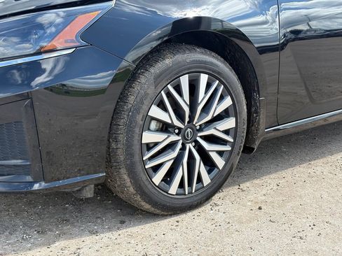 Used 2024 Nissan Altima 2.5 SV w/ SV Premium Package AWD/4WD image 9