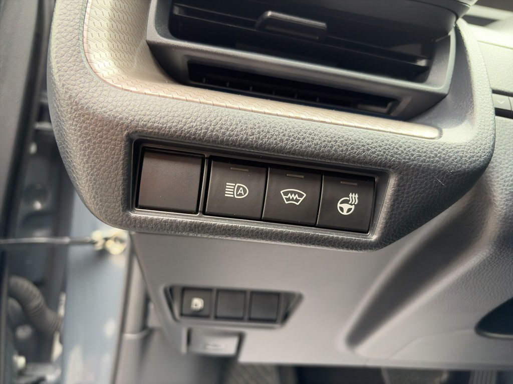 Used 2024 Toyota Prius XLE FWD image 10