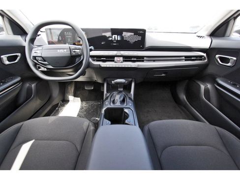 New 2026 Kia K4 FWD image 10