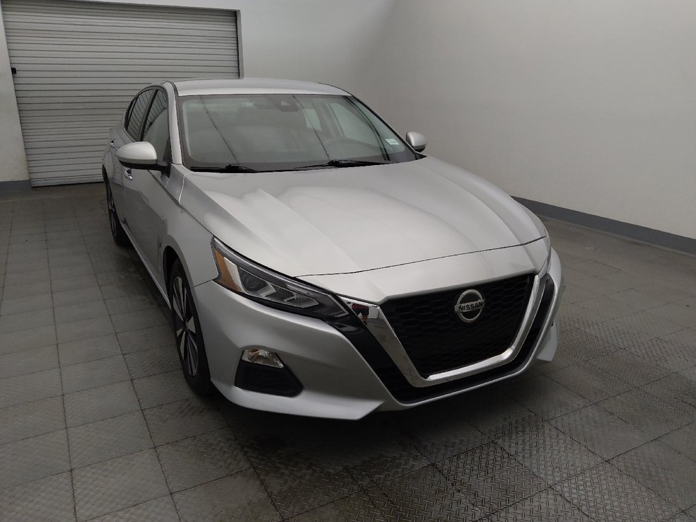 Used 2022 Nissan Altima 2.5 SV FWD image 14