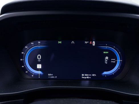 Used 2023 Volvo C40 P8 Recharge Ultimate image 31