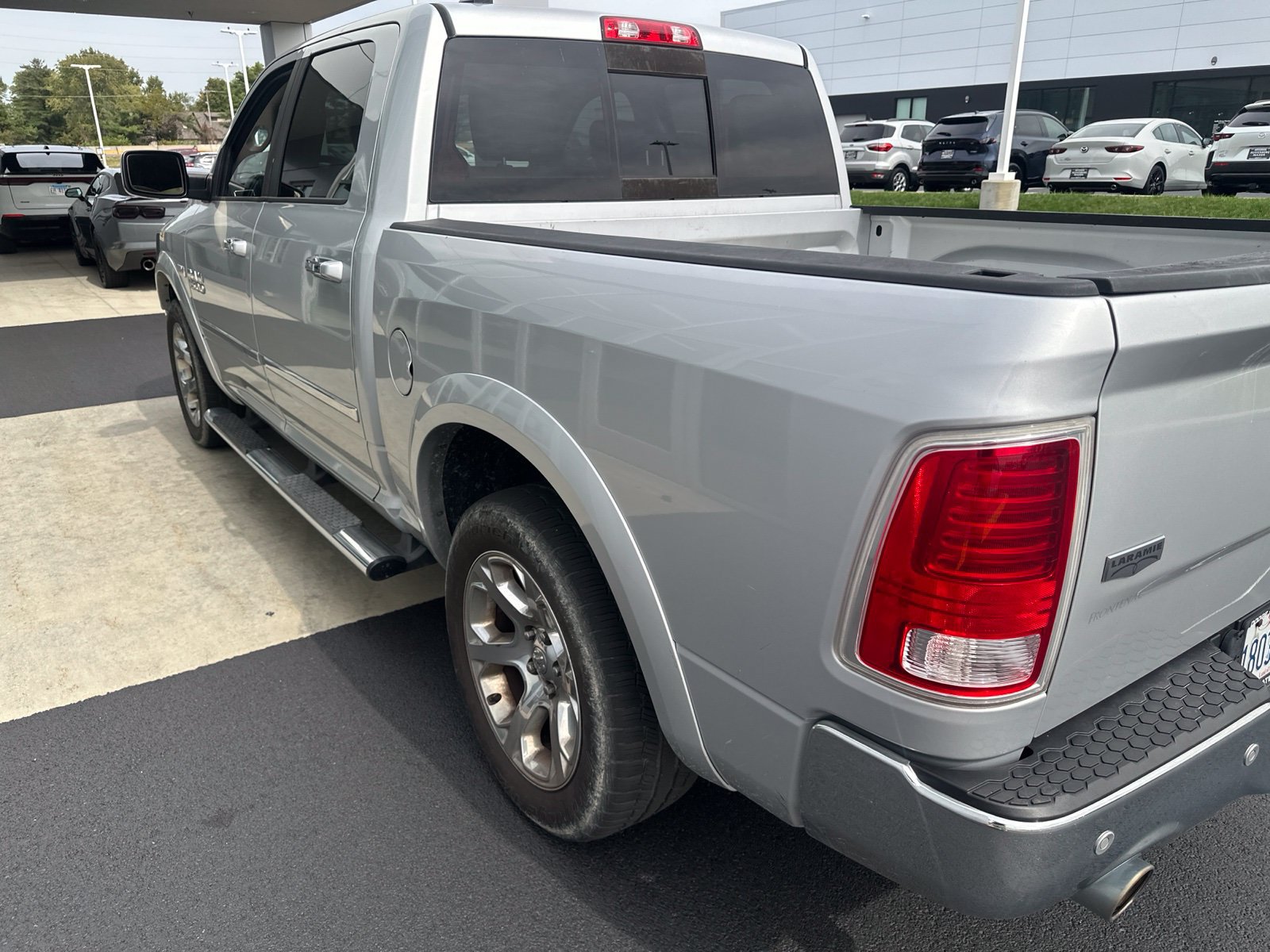 Used 2015 RAM 1500 Laramie w/ Convenience Group AWD/4WD image 13