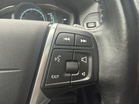 Used 2015 Volvo XC60 T6 w/ Proximity Package AWD/4WD image 40