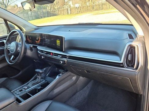 Used 2024 Kia Sorento S image 31