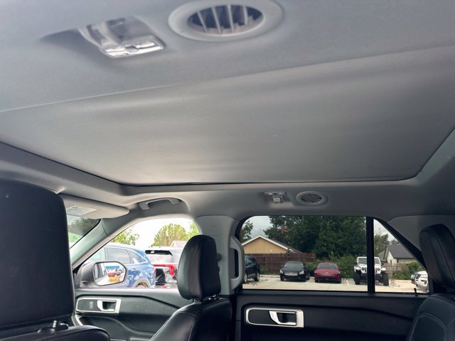 Used 2022 Ford Explorer XLT w/ Equipment Group 202A RWD image 13