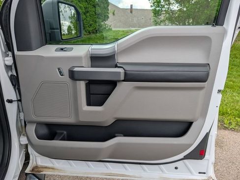 Used 2015 Ford F150 XLT w/ Equipment Group 302A Luxury AWD/4WD image 33