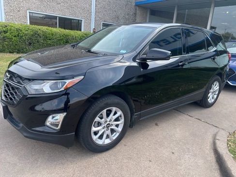 Used 2020 Chevrolet Equinox LT image 2