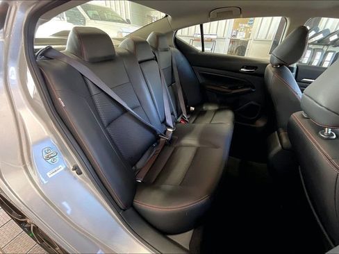 Used 2025 Nissan Altima 2.5 SR FWD image 15