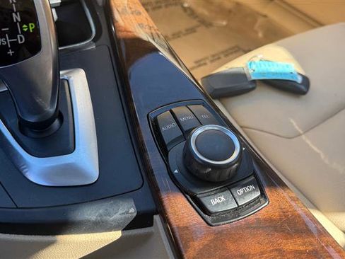 Used 2016 BMW 320i xDrive Sedan AWD/4WD image 40