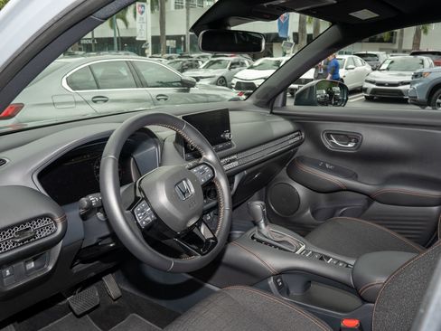 Used 2025 Honda HR-V Sport image 14