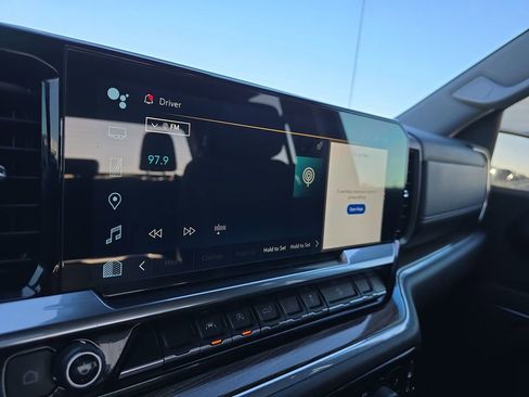 Used 2024 Chevrolet Silverado 1500 LT Trail Boss image 18