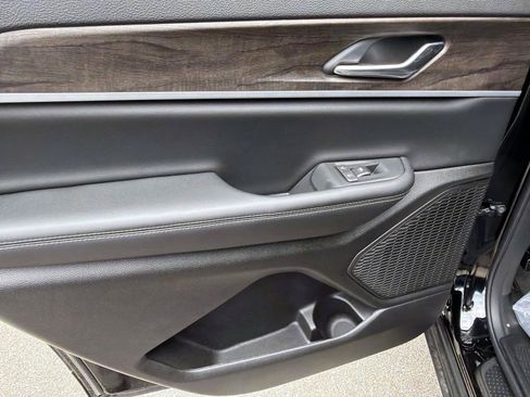 New 2026 Jeep Grand Cherokee L 4WD image 8