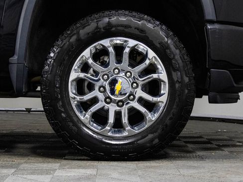 Used 2024 Chevrolet Silverado 2500 LTZ w/ LTZ Plus Package image 44