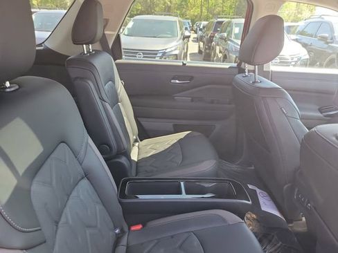 New 2026 Nissan Pathfinder Platinum image 30