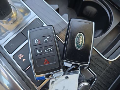 Used 2019 Land Rover Range Rover Sport HSE AWD/4WD image 34