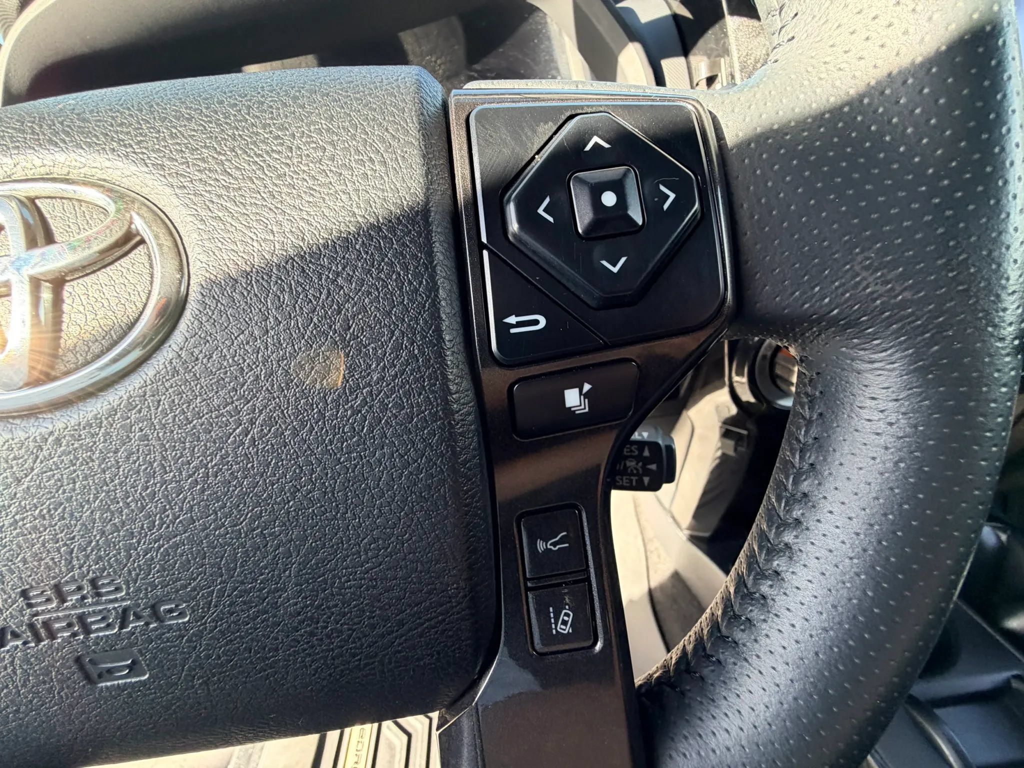 Used 2020 Toyota 4Runner TRD Off-Road Premium w/ Moonroof Package AWD/4WD image 15