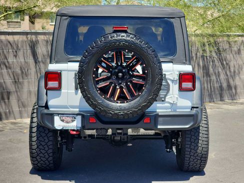 Used 2021 Jeep Wrangler Rubicon AWD/4WD image 7