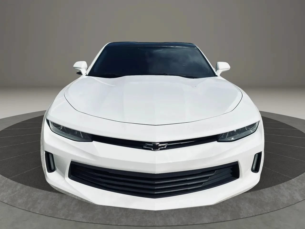 Used 2018 Chevrolet Camaro LS RWD image 8