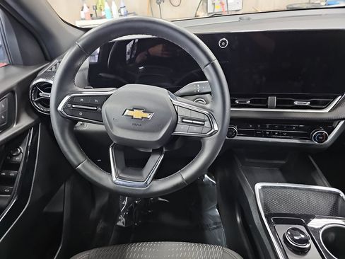 Used 2026 Chevrolet Equinox LT FWD image 15