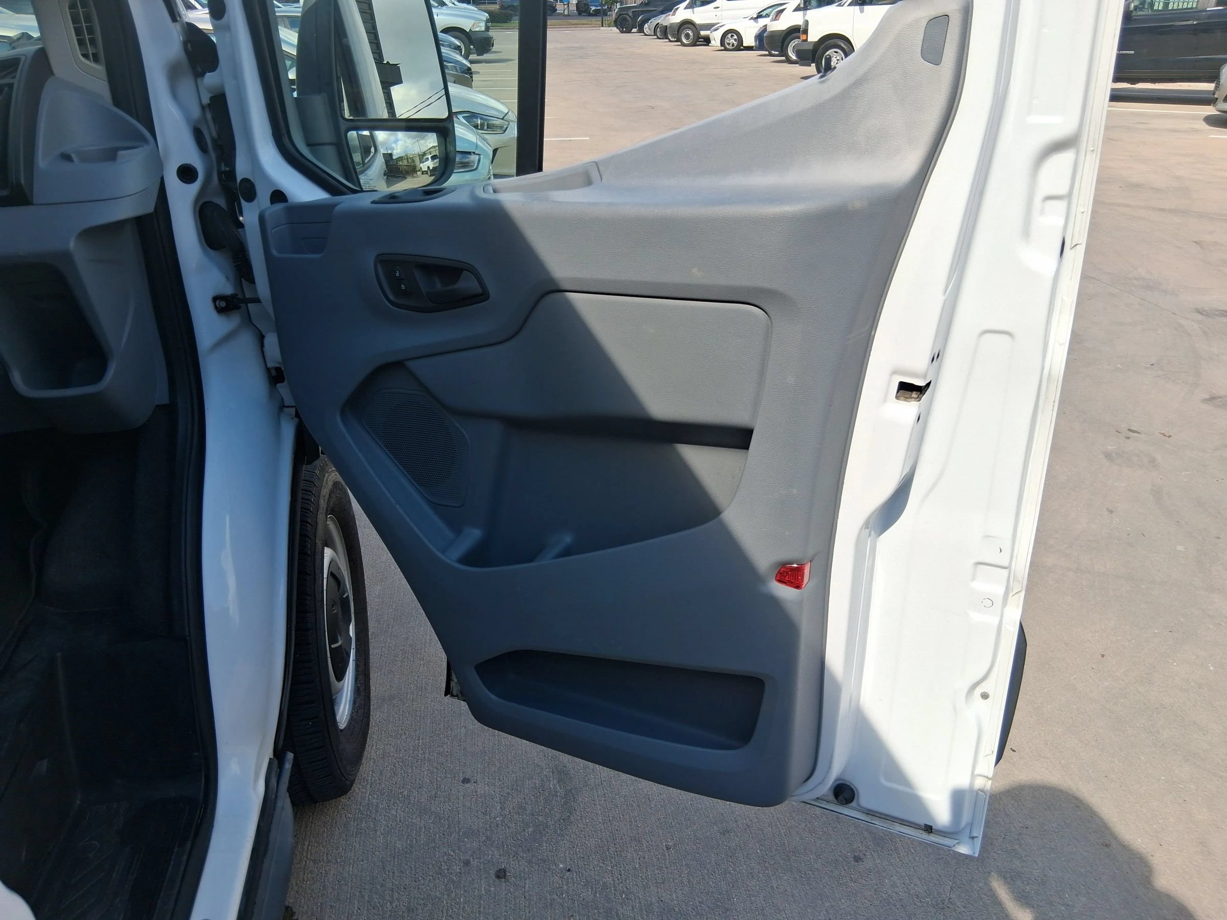 Used 2018 Ford Transit 350 XL RWD image 33