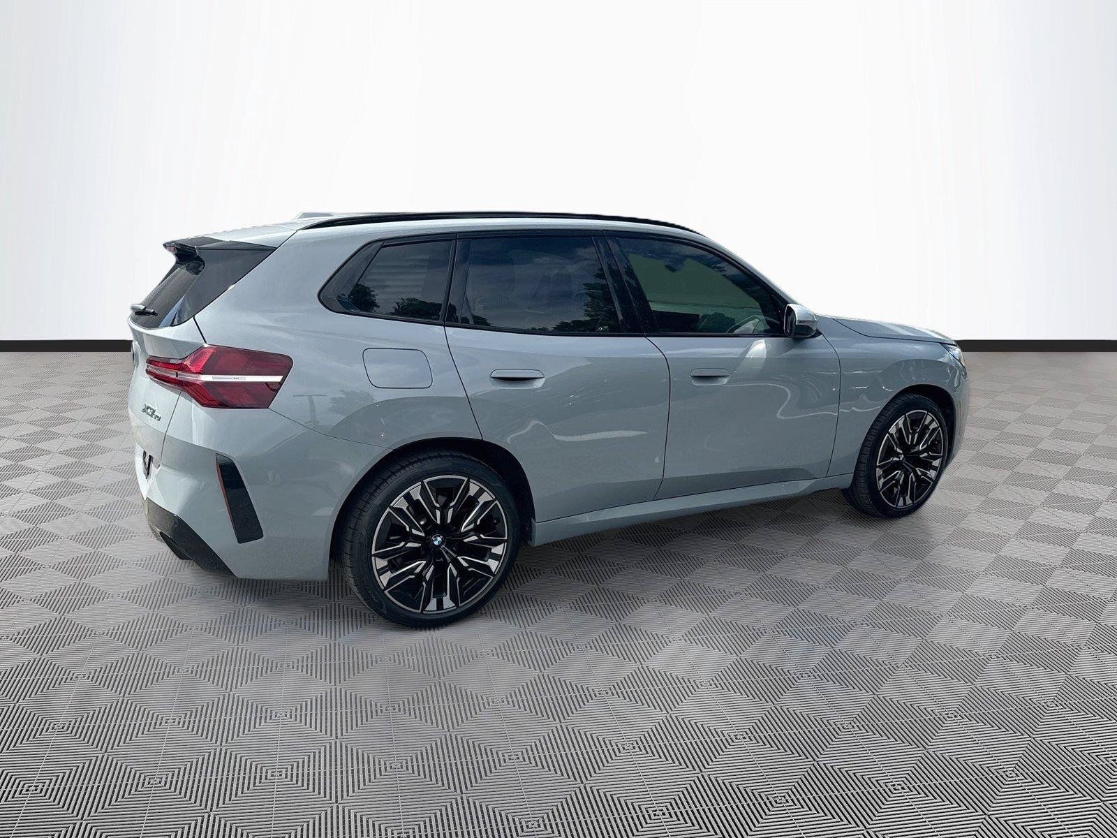 Used 2025 BMW X3 xDrive30i w/ Premium Package AWD/4WD image 7
