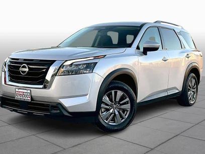 Certified 2025 Nissan Pathfinder SV