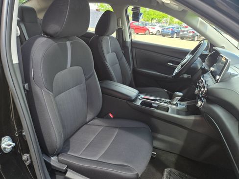 Used 2025 Nissan Sentra SV FWD image 8