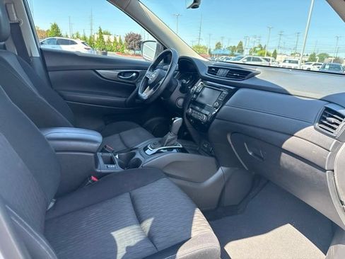 Used 2018 Nissan Rogue SV AWD/4WD image 22