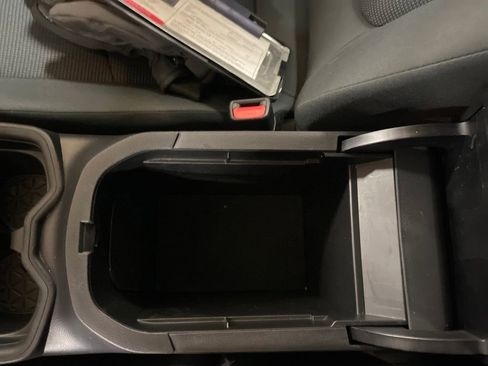 Used 2021 Toyota RAV4 LE image 24