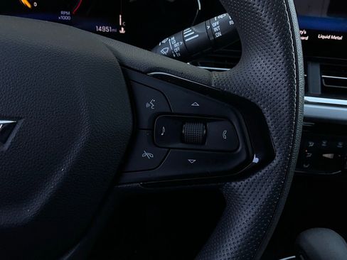 Used 2025 Chevrolet Trax LT image 33